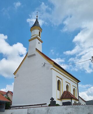 Grundierung und Anstrich Kirche
